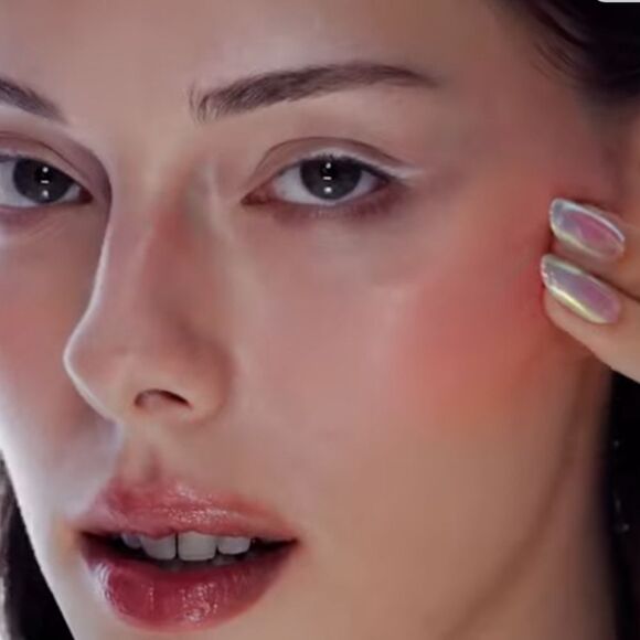 MAC Cosmetics Strobe Beam Liquid Blush - Picture 7 of 7